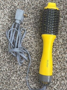 Drybar brush